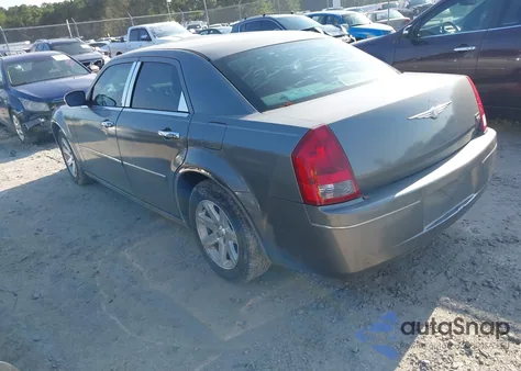 2006 Chrysler 300 Touring z USA, uszkodzony, nr VIN 2C3KA53G06H343492